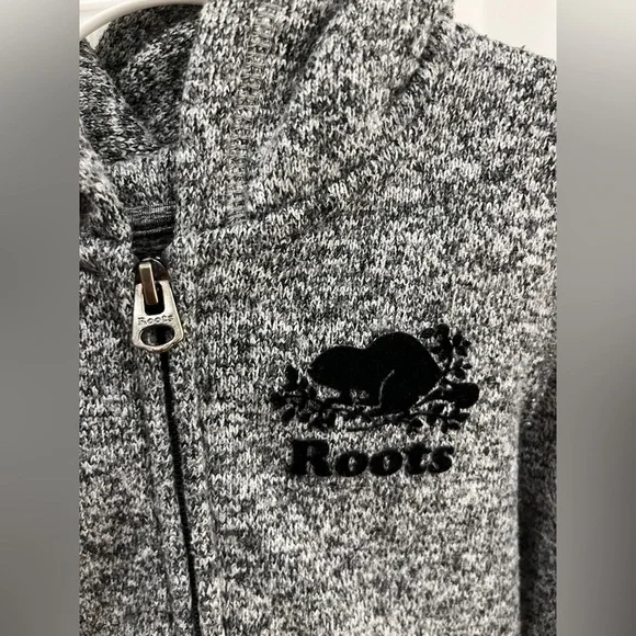 ROOTS 4T Zip Up Hoodie Thicker Material - Picture 2 of 5